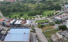 Sky Loft 3 Rooms Beside Aeon With Smart Tv & Facilities L14